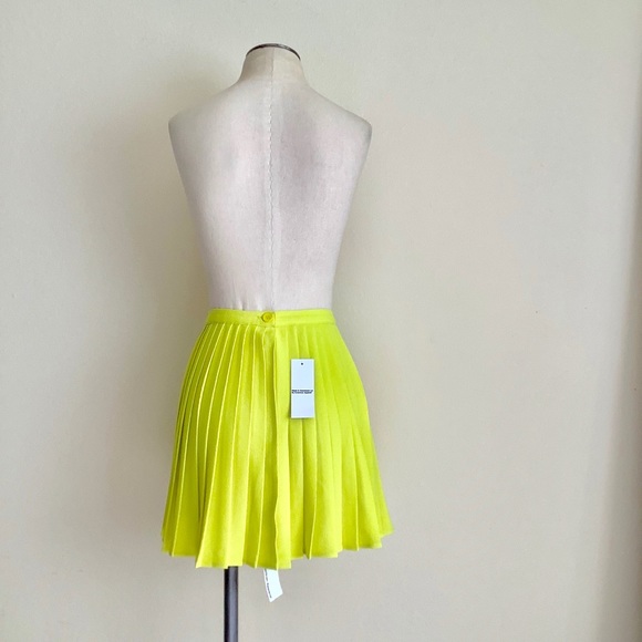 Pleated Tennis Skirt - Picture 3 of 7